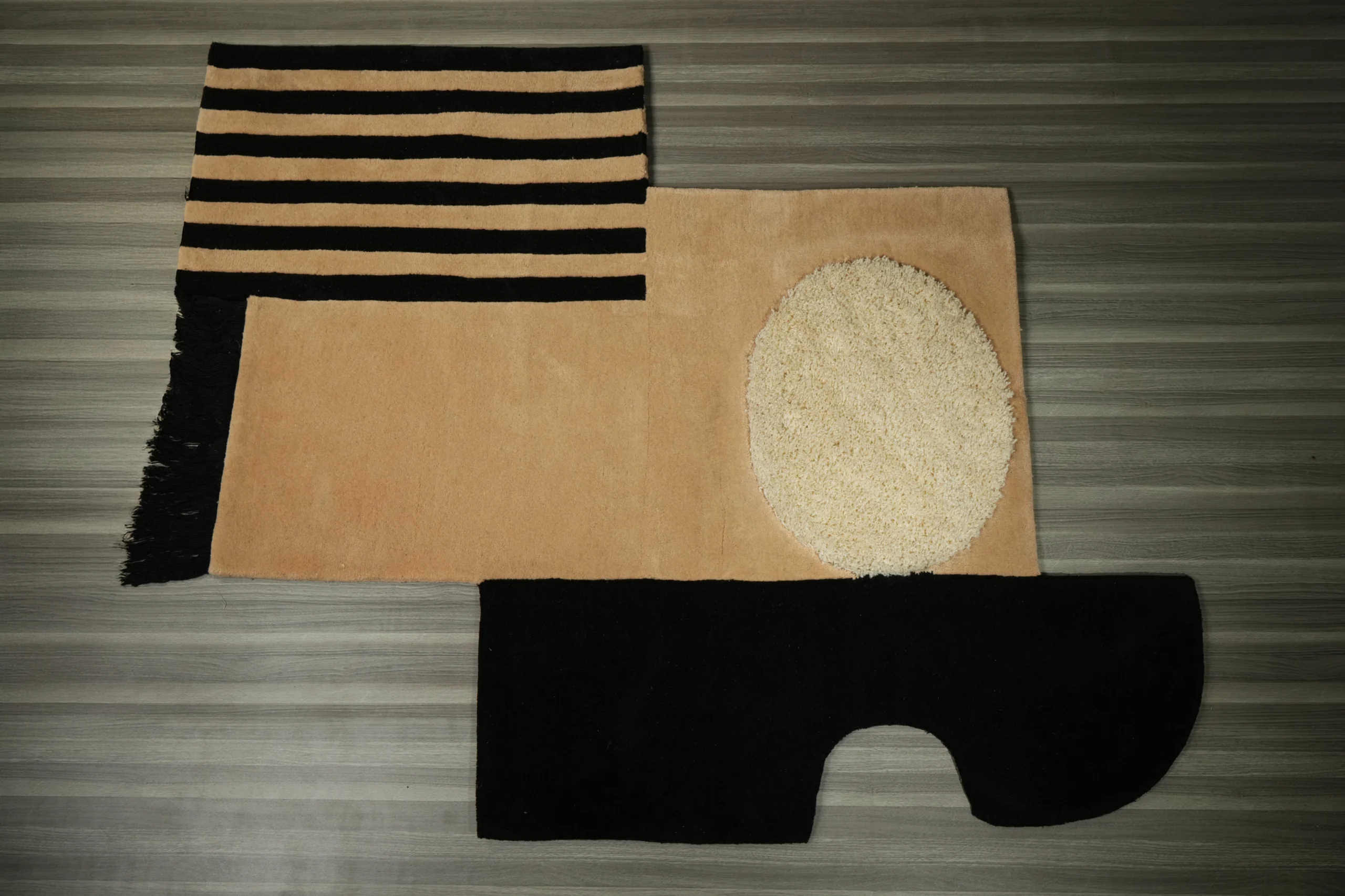 Sand and shadow - Image 2